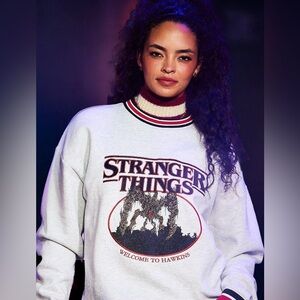 New Netflix Stranger Things White Sweater Size M & L